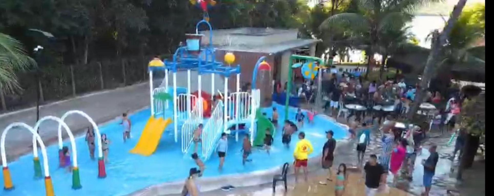 Aldeia Do Lago Caldas Novas Lindo Apt Com Cozinha Mobilia Nova Pode Levar Bebidas Na Area Das Piscinas エクステリア 写真